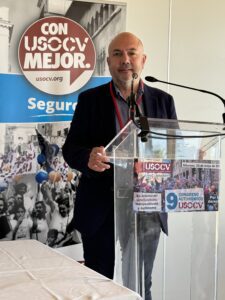 Pedro Ayllón hablando en el 9º congreso autonómico de USOCV
